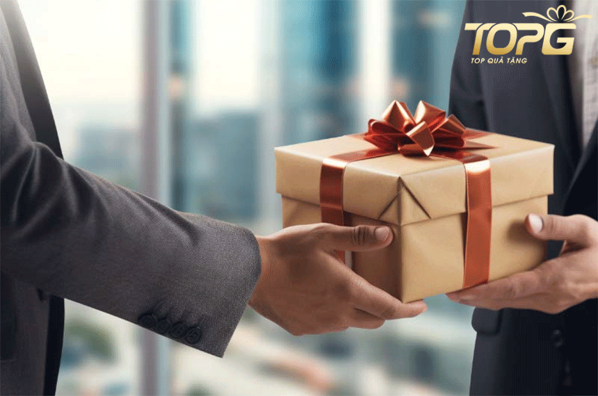 Những lỗi khi tặng quà đối tác mà các doanh nghiệp cần tránh 5 nhung loi khi tang qua doi tac ma cac doanh nghiep can tranh 1