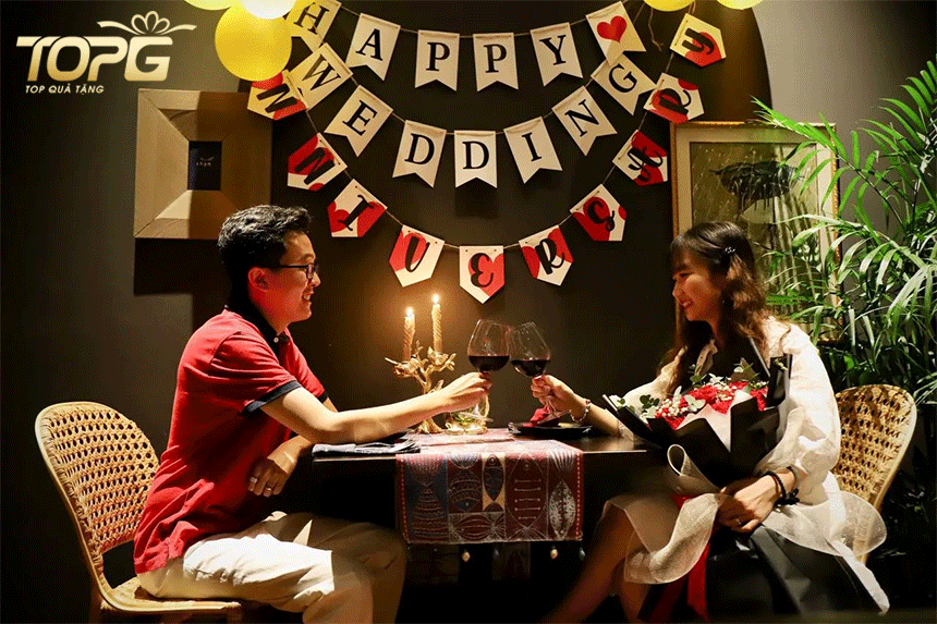 qua ky niem ngay cuoi gui tron yeu thuong cho hanh phuc vinh cuu 1