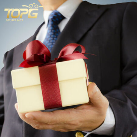 tang qua sinh nhat khach vip nghe thuat tri an tao nen su gan ket ben vung