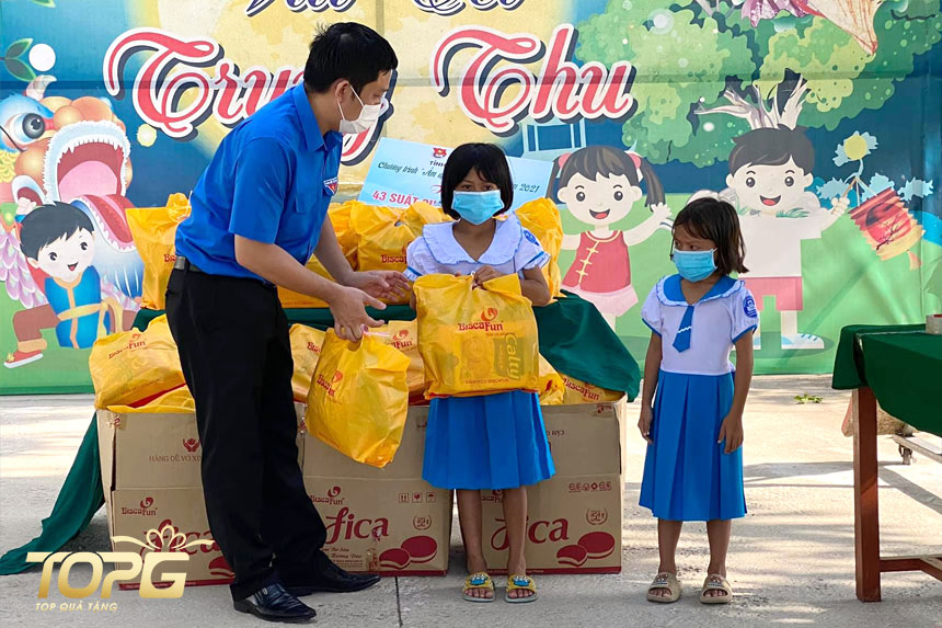 Quà Trung Thu cho trẻ em: Gợi ý những món quà ý nghĩa và thiết thực nhất 3 tang qua trung thu cho tre em